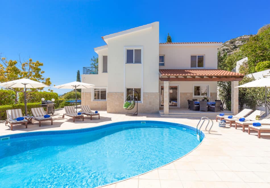 Villa Olivia - Secluded 5 Bed Villa Overlooking Coral Bay, Cyprus