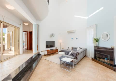 Villa Georgio - Luxury 3 Bed Villa - Coral Bay, Cyprus